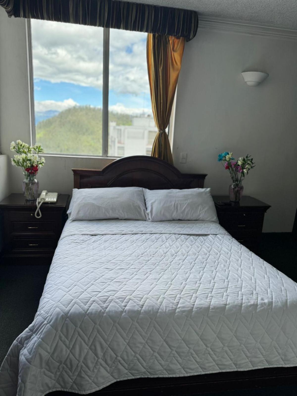 Suites & Hotel Gonzalez Suarez Quito Ngoại thất bức ảnh